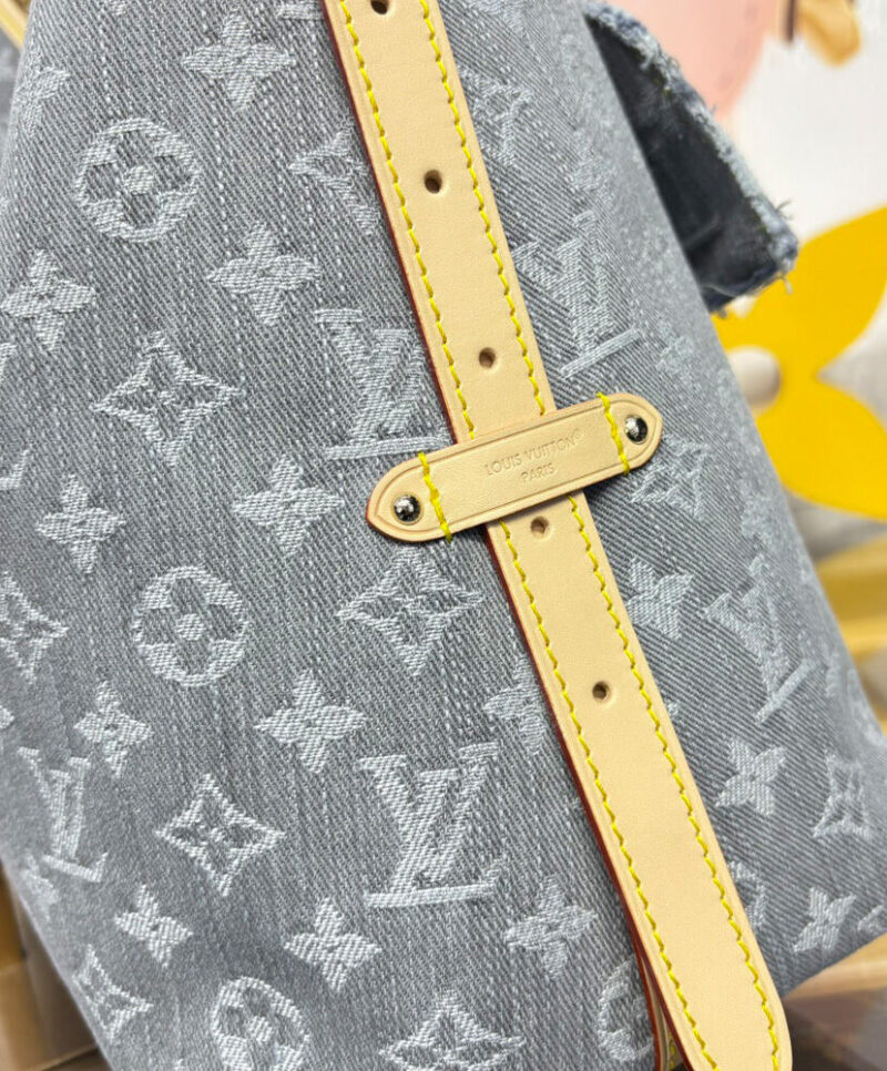 Louis Vuitton CarryAll MM M13289 Gray